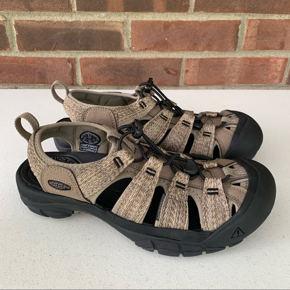 KEEN Newport h2 Men’s US Size 8.5 Washable sandals